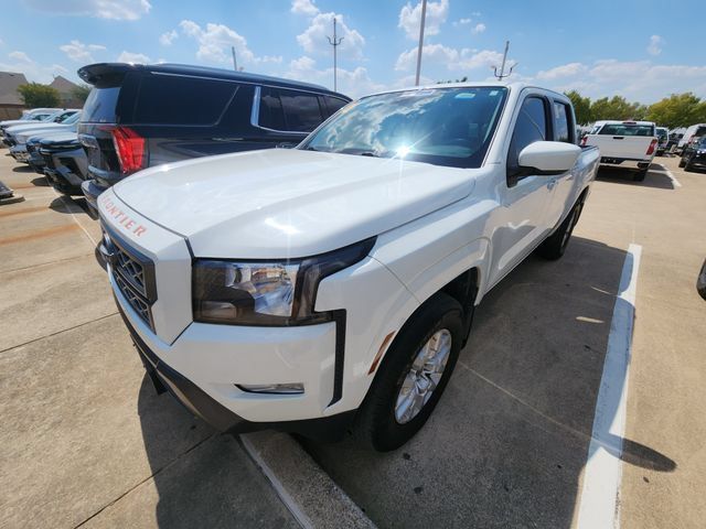 Used 2024 Nissan Frontier SV w/ SV Convenience Package RWD image 3