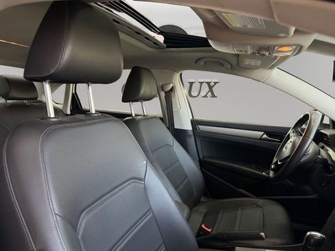 Used 2021 Volkswagen Passat 2.0T SE image 14