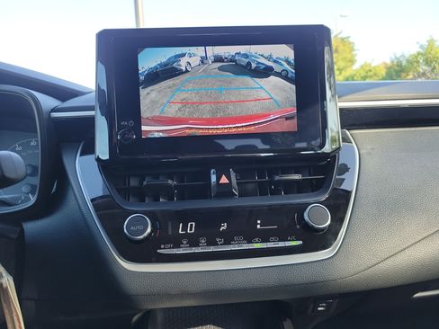 Used 2025 Toyota Corolla LE image 27