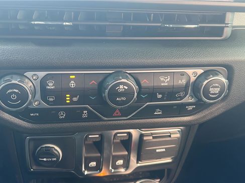 Used 2024 Jeep Wrangler Sport S image 18