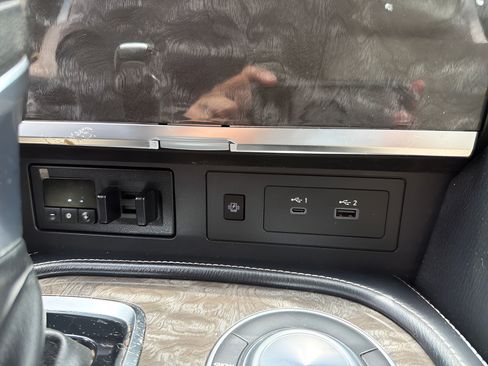 Used 2021 Nissan Armada Platinum RWD image 43