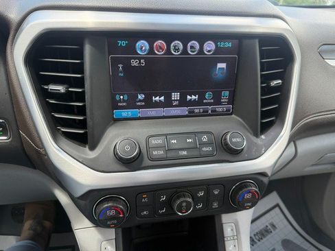 Used 2018 GMC Acadia SLT AWD/4WD image 16