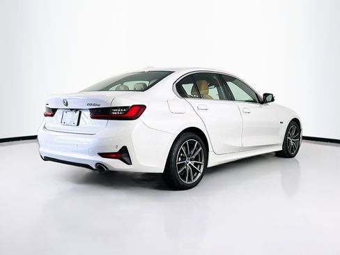 Used 2022 BMW 330e xDrive w/ Premium Package image 9