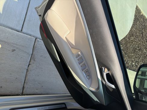 Used 2024 Genesis G70 2.5T image 5