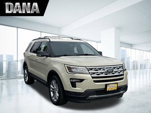 Certified 2018 Ford Explorer XLT w/ Equipment Group 202A image 1