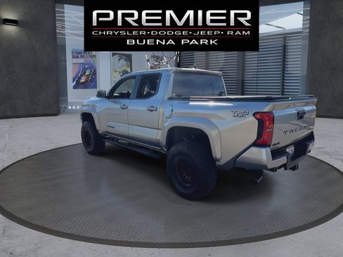 Used 2025 Toyota Tacoma TRD Sport AWD/4WD image 6