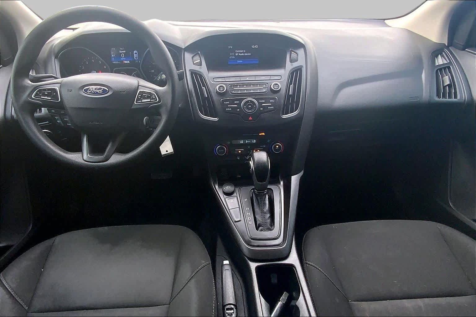 Used 2018 Ford Focus SE w/ SE Appearance Package FWD image 16