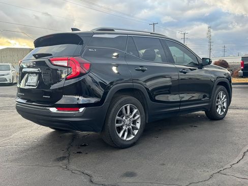 Used 2022 GMC Terrain SLT w/ Infotainment Package II image 12