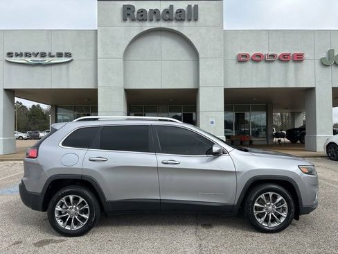 Used 2019 Jeep Cherokee Latitude Plus image 8