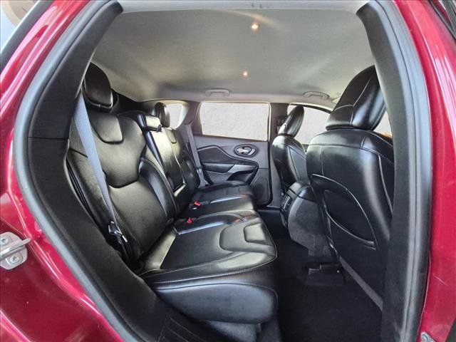 Used 2021 Jeep Cherokee Latitude Lux FWD image 19