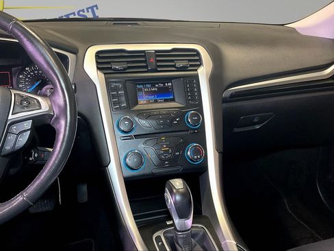 Used 2013 Ford Fusion SE FWD image 10