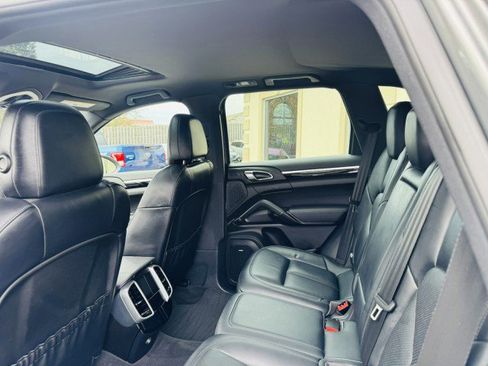 Used 2016 Porsche Cayenne image 8