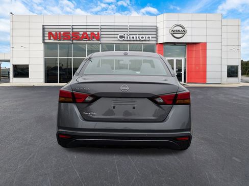 New 2025 Nissan Altima 2.5 SV image 4