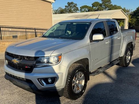 Used 2017 Chevrolet Colorado Z71 image 2