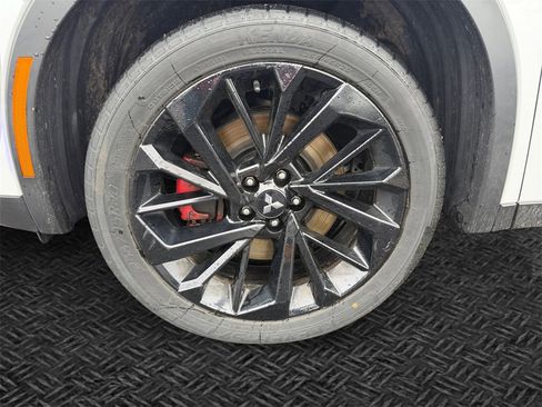 Used 2022 Mitsubishi Outlander ES image 11