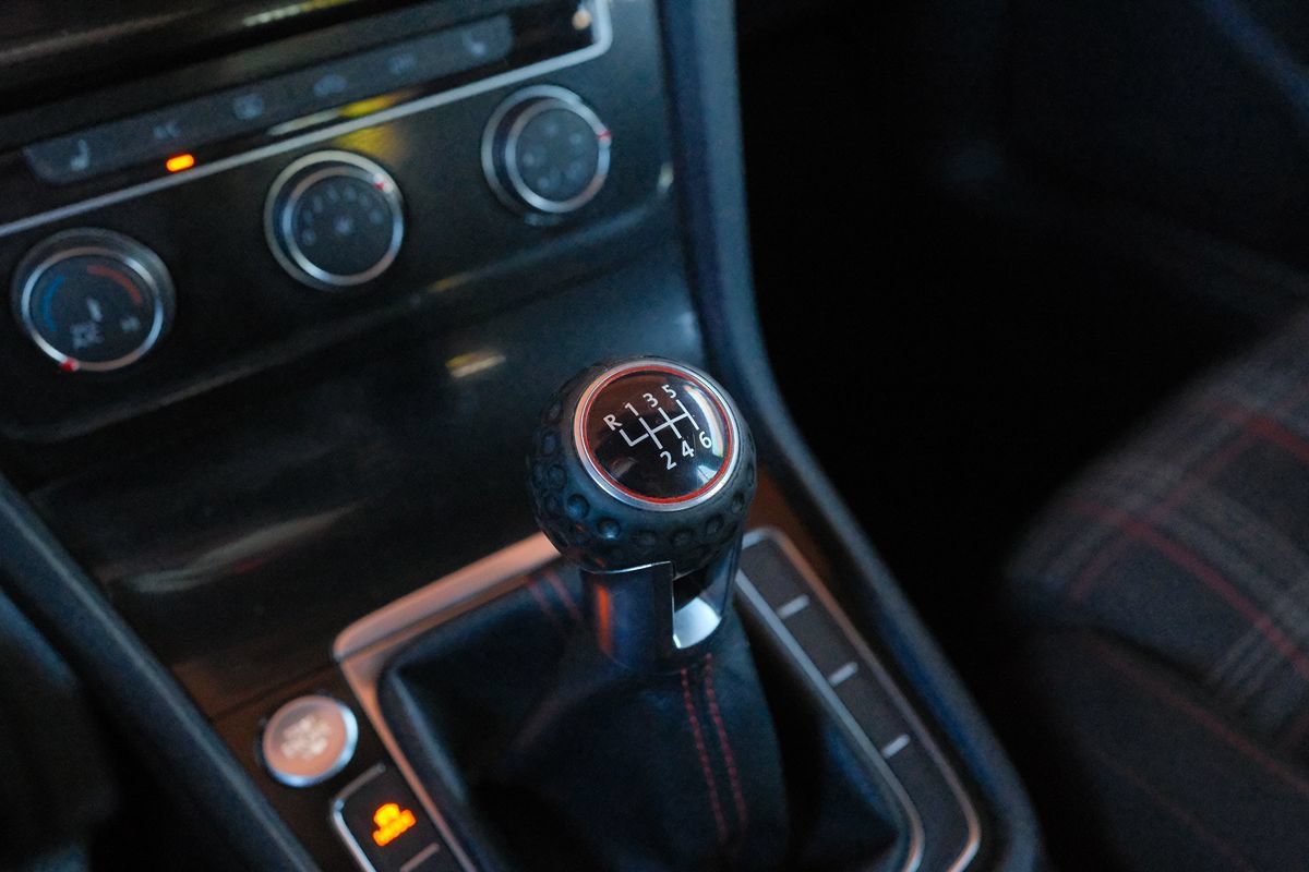 Used 2017 Volkswagen GTI Sport FWD image 27
