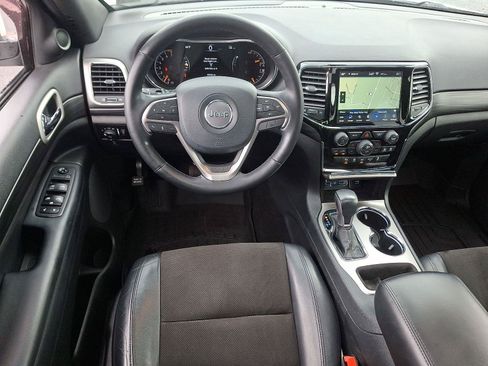 Used 2020 Jeep Grand Cherokee Altitude AWD/4WD image 11