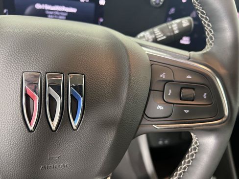 Certified 2024 Buick Encore GX Avenir FWD image 9