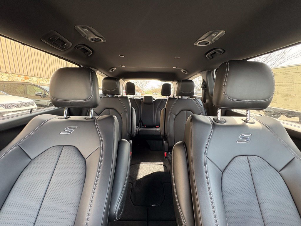 New 2026 Chrysler Pacifica Select w/ S Appearance Package FWD image 38