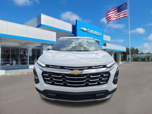 Used 2026 Chevrolet Equinox LT FWD image 8