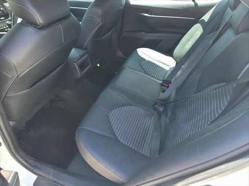 Used 2022 Toyota Camry SE w/ Convenience Package FWD image 17