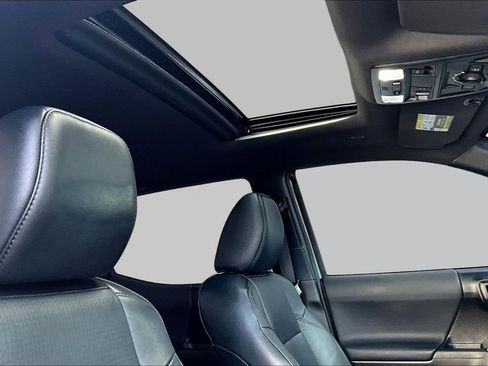 Certified 2021 Toyota Tacoma TRD Off-Road w/ TRD Premium Off Road Package image 27