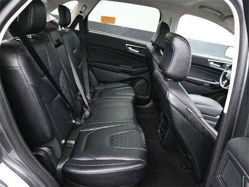 Used 2024 Ford Edge Titanium image 8