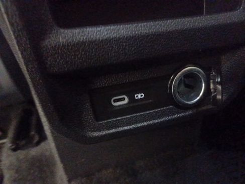 Used 2023 Volkswagen Tiguan SE FWD image 12