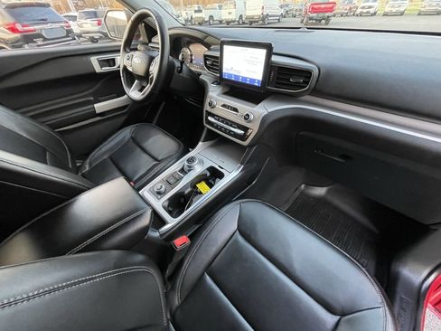 Used 2023 Ford Explorer XLT w/ Equipment Group 202A image 39