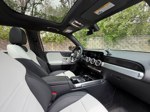 Used 2022 Mercedes-Benz GLB 250 4MATIC image 26