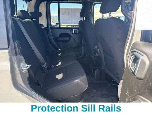 Used 2022 Jeep Gladiator Sport AWD/4WD image 32