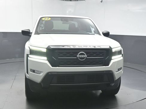 Used 2023 Nissan Frontier SV w/ Midnight Edition Package RWD image 3