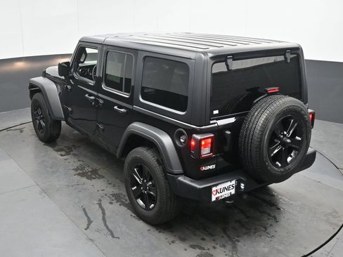 Used 2023 Jeep Wrangler Unlimited Sport AWD/4WD image 40