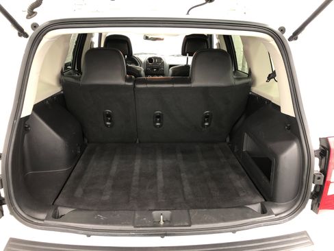 Used 2016 Jeep Patriot High Altitude image 8