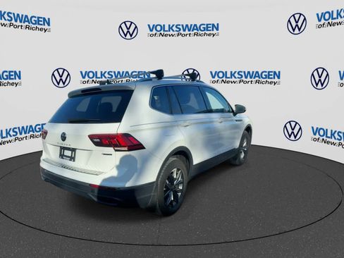 Used 2024 Volkswagen Tiguan SE AWD/4WD image 8