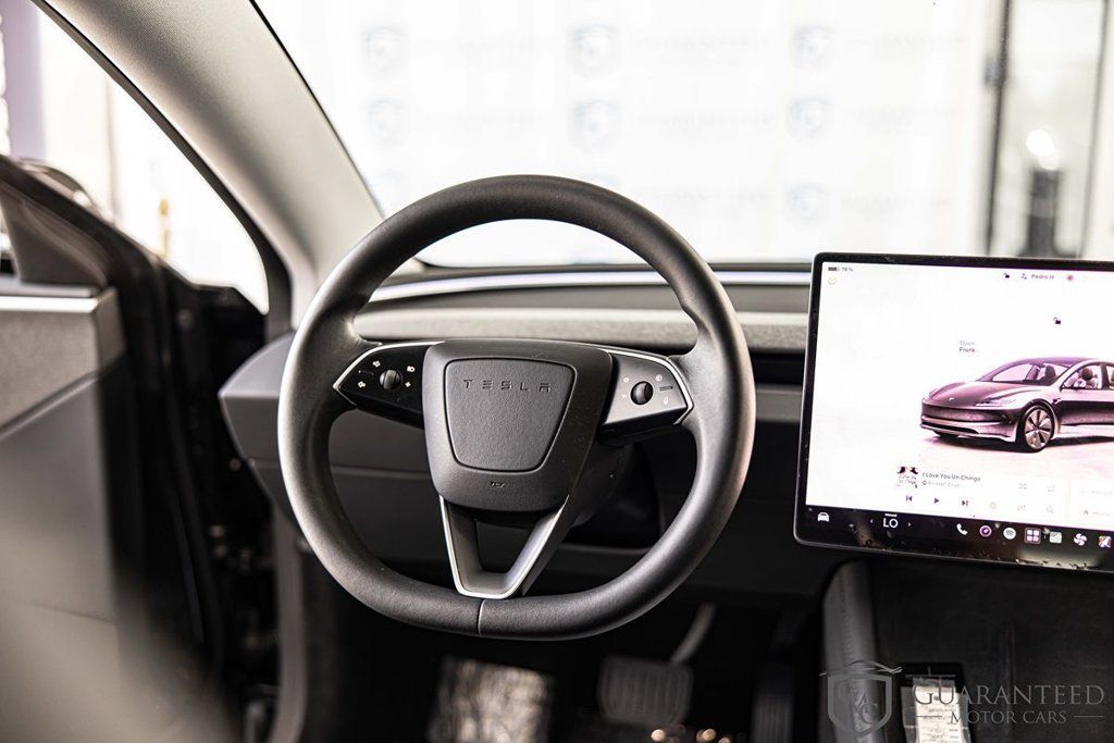 Used 2025 Tesla Model 3 Long Range RWD image 33