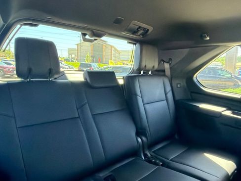 Used 2025 Toyota Sequoia Limited w/ Tow Technology Package AWD/4WD image 12