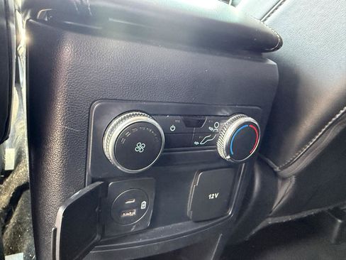 Used 2021 Ford Explorer XLT w/ Equipment Group 202A RWD image 6