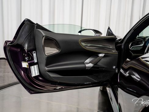 Used 2025 Ferrari SF90 Spider image 33