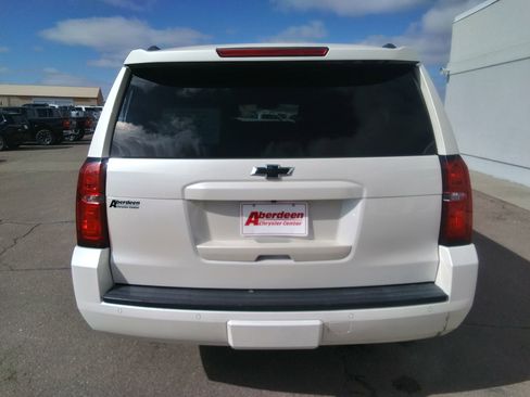 Used 2015 Chevrolet Suburban LT image 7