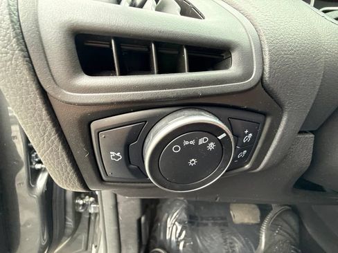 Used 2015 Ford Focus SE FWD image 17