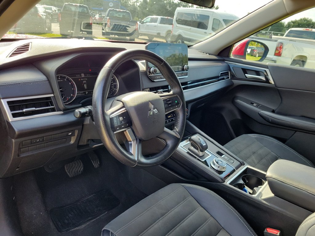 Used 2024 Mitsubishi Outlander SE Black Edition AWD/4WD image 25