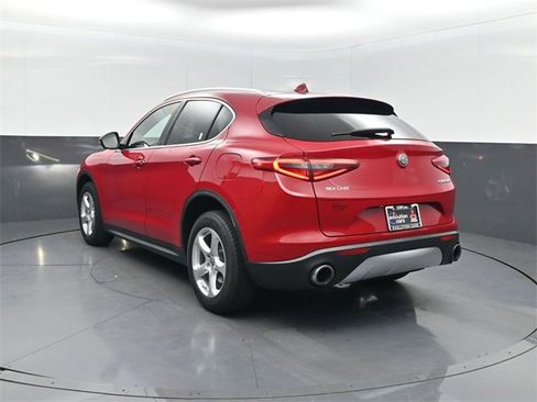 Used 2020 Alfa Romeo Stelvio image 3