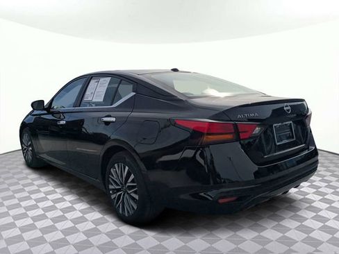 Used 2025 Nissan Altima 2.5 SV FWD image 5