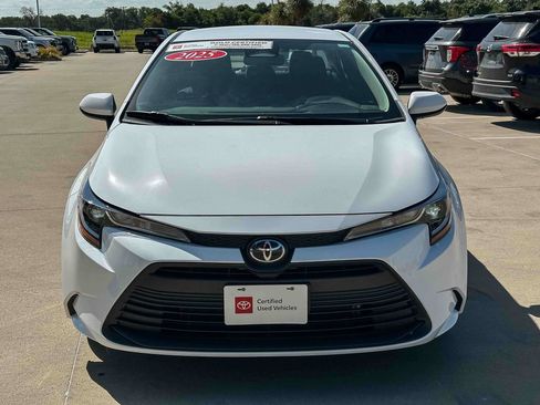 Certified 2025 Toyota Corolla LE FWD image 8