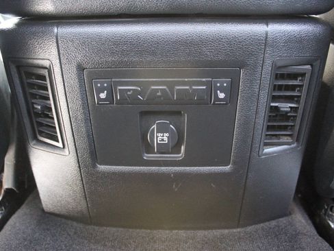 Used 2017 RAM 1500 Laramie w/ Convenience Group AWD/4WD image 30