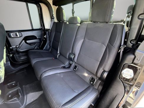 Used 2023 Jeep Gladiator Sport image 23