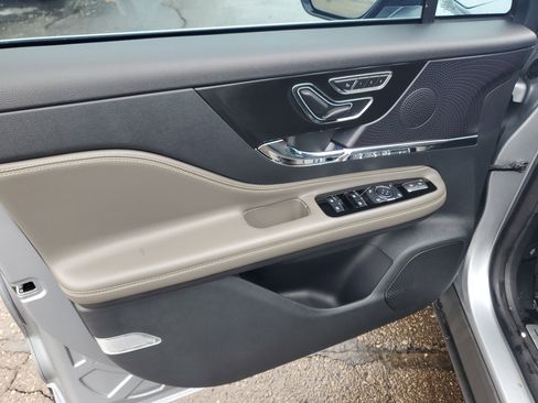 Certified 2023 Lincoln Corsair AWD w/ Equipment Group 101A image 10