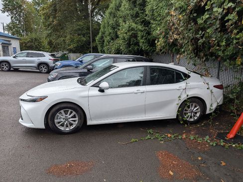 Used 2025 Toyota Camry LE FWD image 2