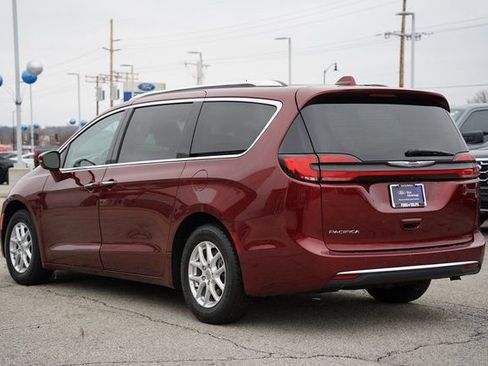 Used 2021 Chrysler Pacifica Touring-L image 5